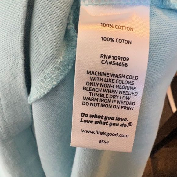 Life Is Good "Peace Love & Tacos" T-Shirt nwt - Picture 6 of 7